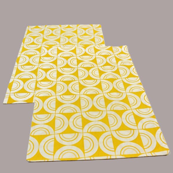 Vintage 70s TexMade Truprest DARINGLY DANISH Yellow Pillowcase SET: Geometric - Picture 5 of 11
